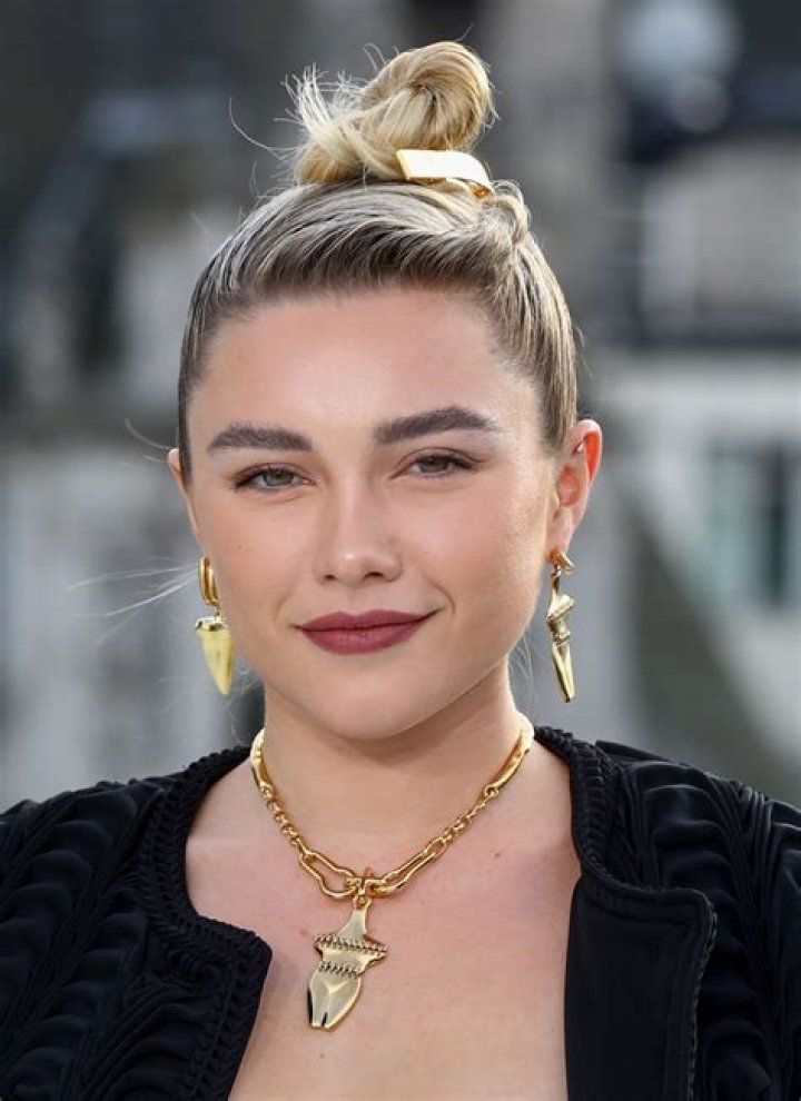 Florence Pugh – Celeb Secrets
